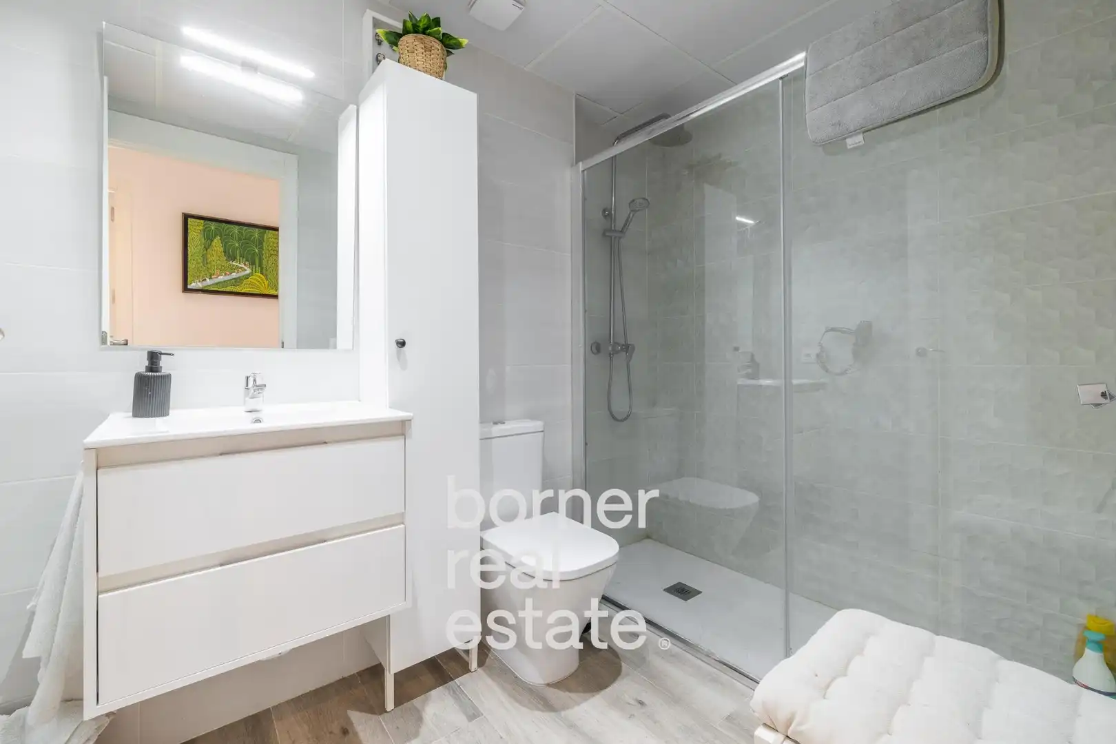 Bathroom of Flat for sale in Terrassa  with Air Conditioner, Heating and Parquet flooring