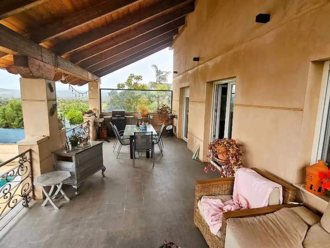 Villa mit Pool zum Verkauf in Avenida de la Cruz Verde 12, imagen 5