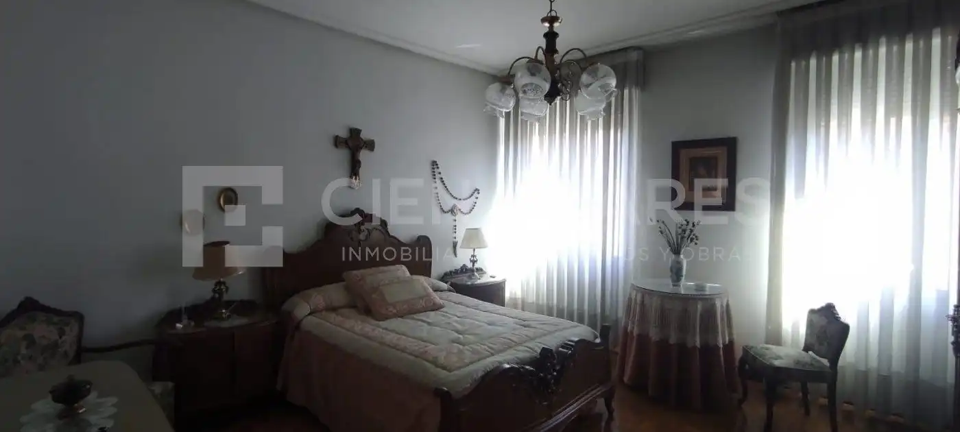 Bedroom of Flat for sale in  Logroño