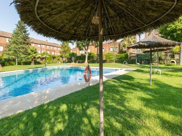Casa amb piscina en venda a Avenida de Andalucía 34