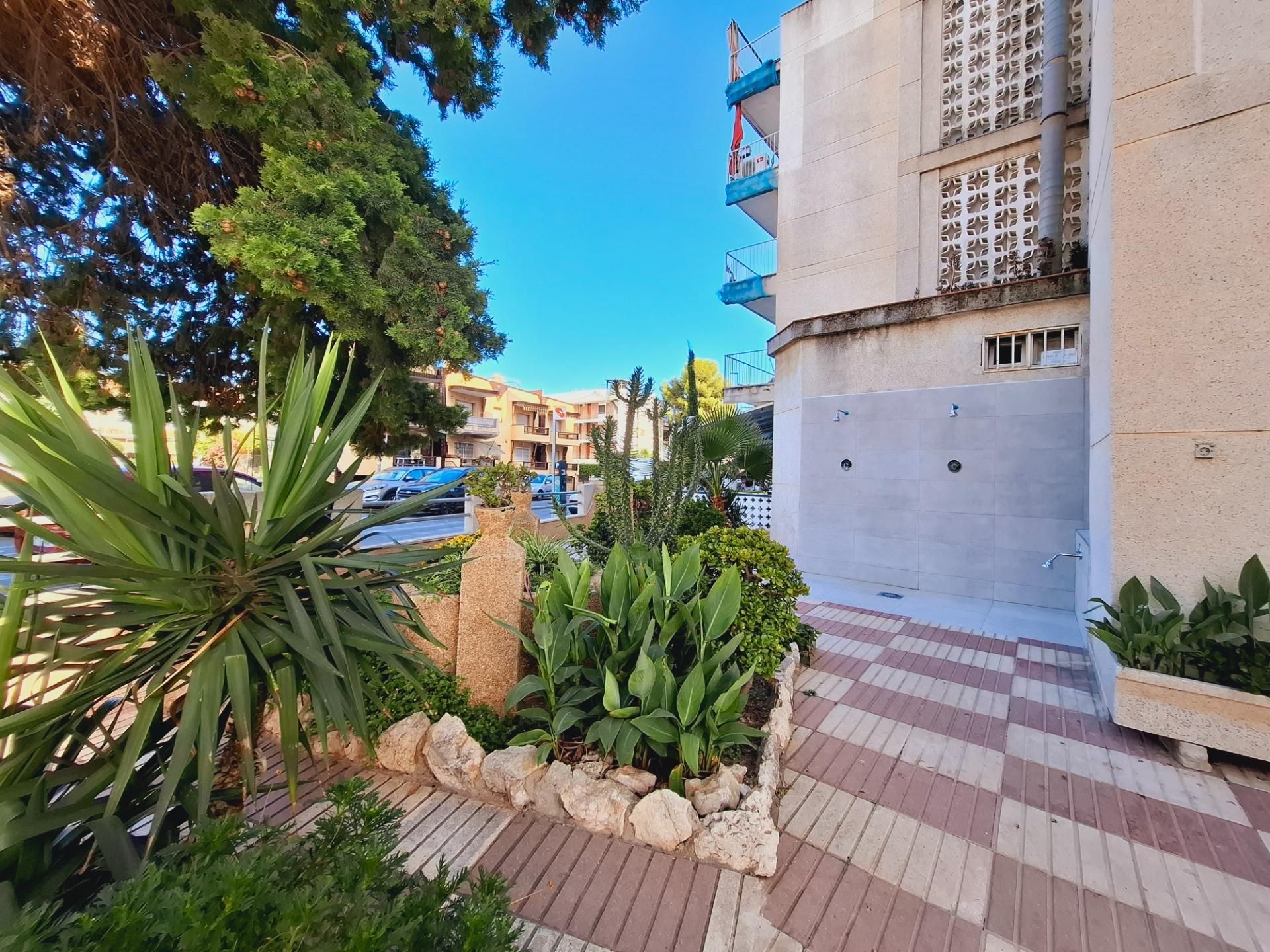 Vista exterior de Pis en venda en Calafell amb Terrassa i Balcó