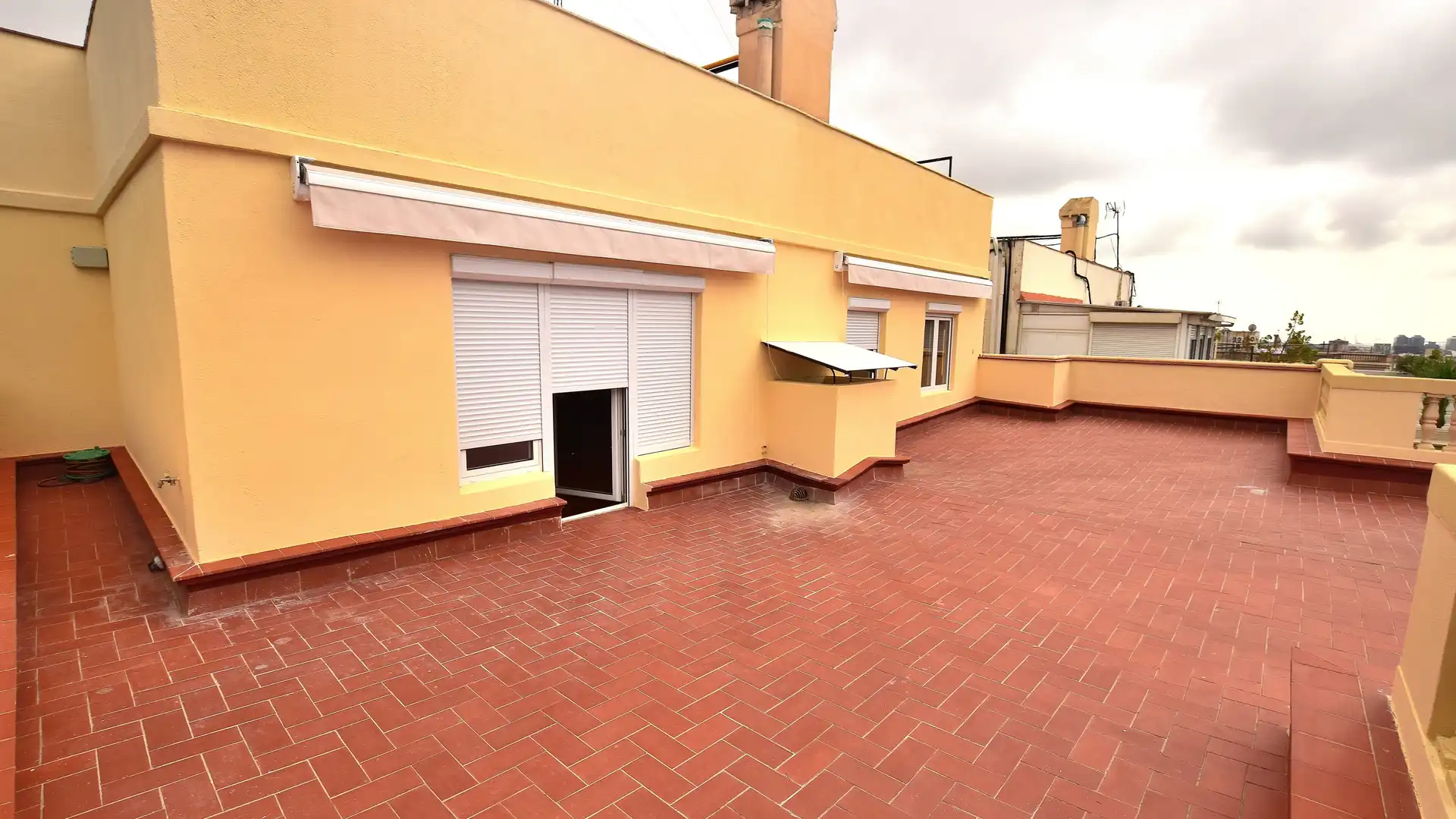 Terrassa de Àtic en venda en Barcelona amb Aire condicionat, Calefacció i Parquet