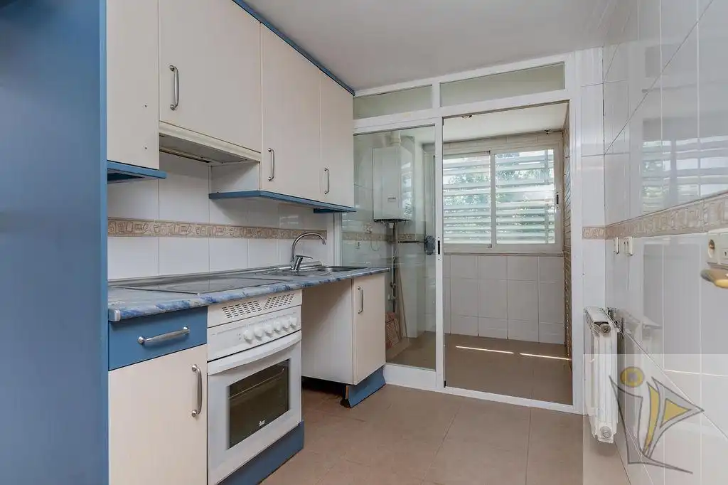 Kitchen of Flat for sale in Madrid
