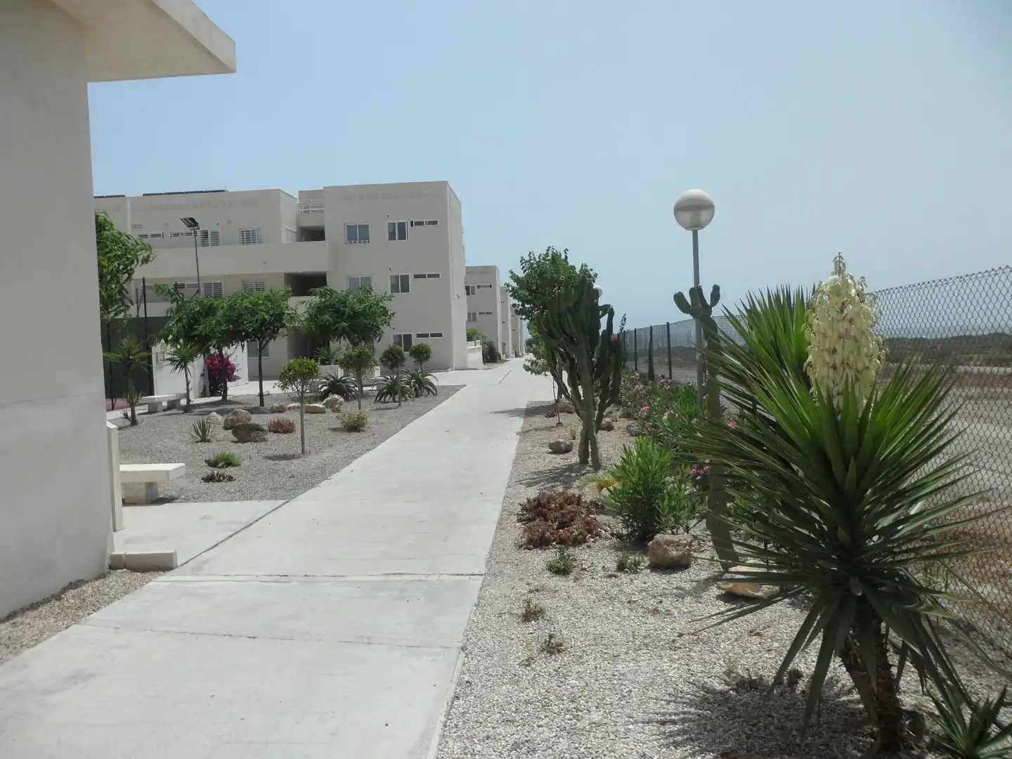 Vista exterior de Piso en venta en Almería con Trastero, Amueblado y Piscina comunitaria