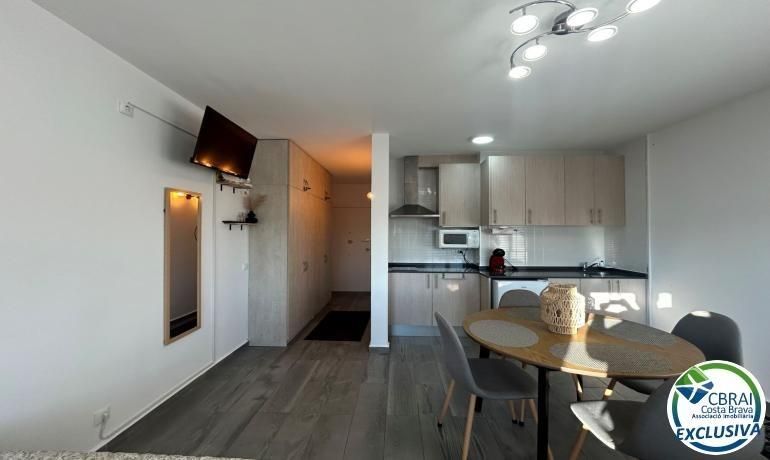 Cuina de Estudi en venda en Empuriabrava amb Aire condicionat i Moblat