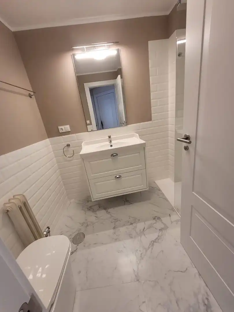 Bathroom of Apartments for rent in Salamanca  with Heating, Parquet flooring and Furnished