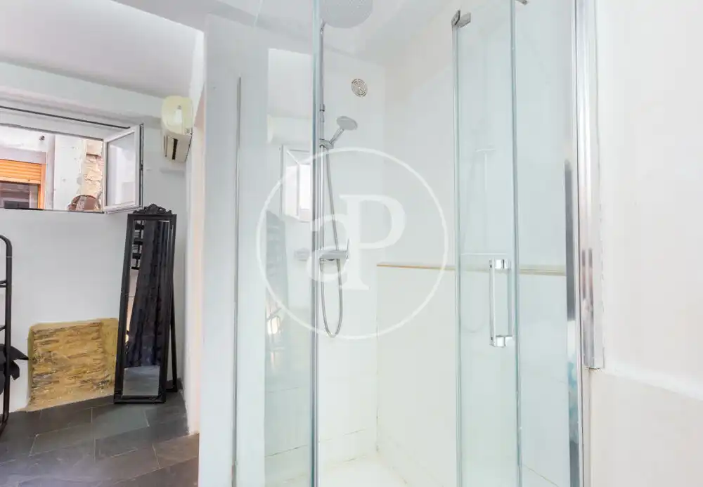 Baño de Piso en venta en Valencia con Aire acondicionado, Calefacción y Terraza