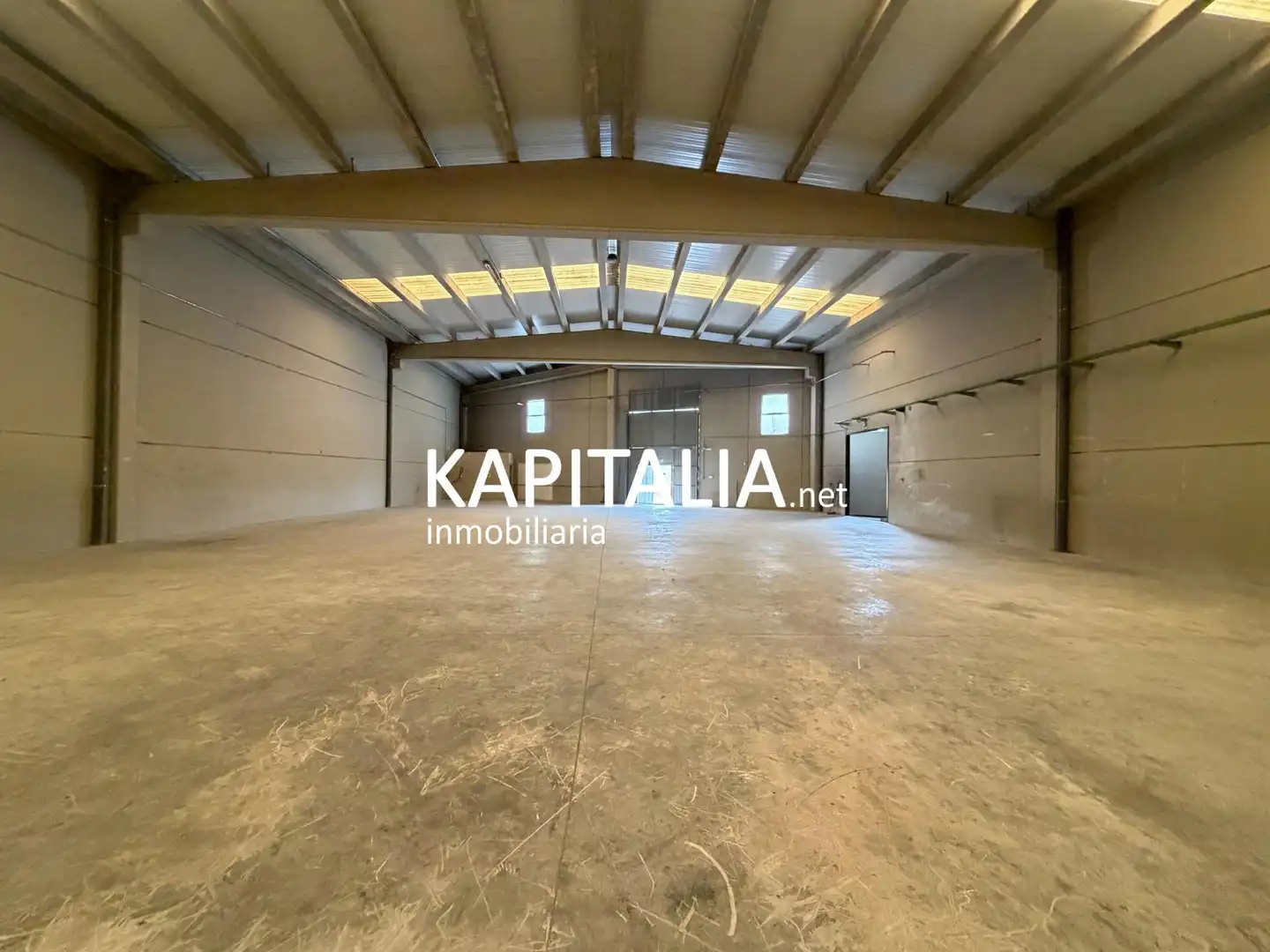 Fabrikhallen zur Miete in Albaida