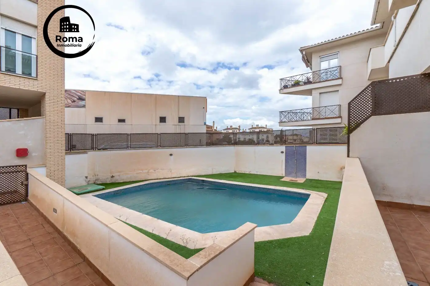 Piscina de Piso en venta en Las Gabias con Aire acondicionado, Calefacción y Jardín privado