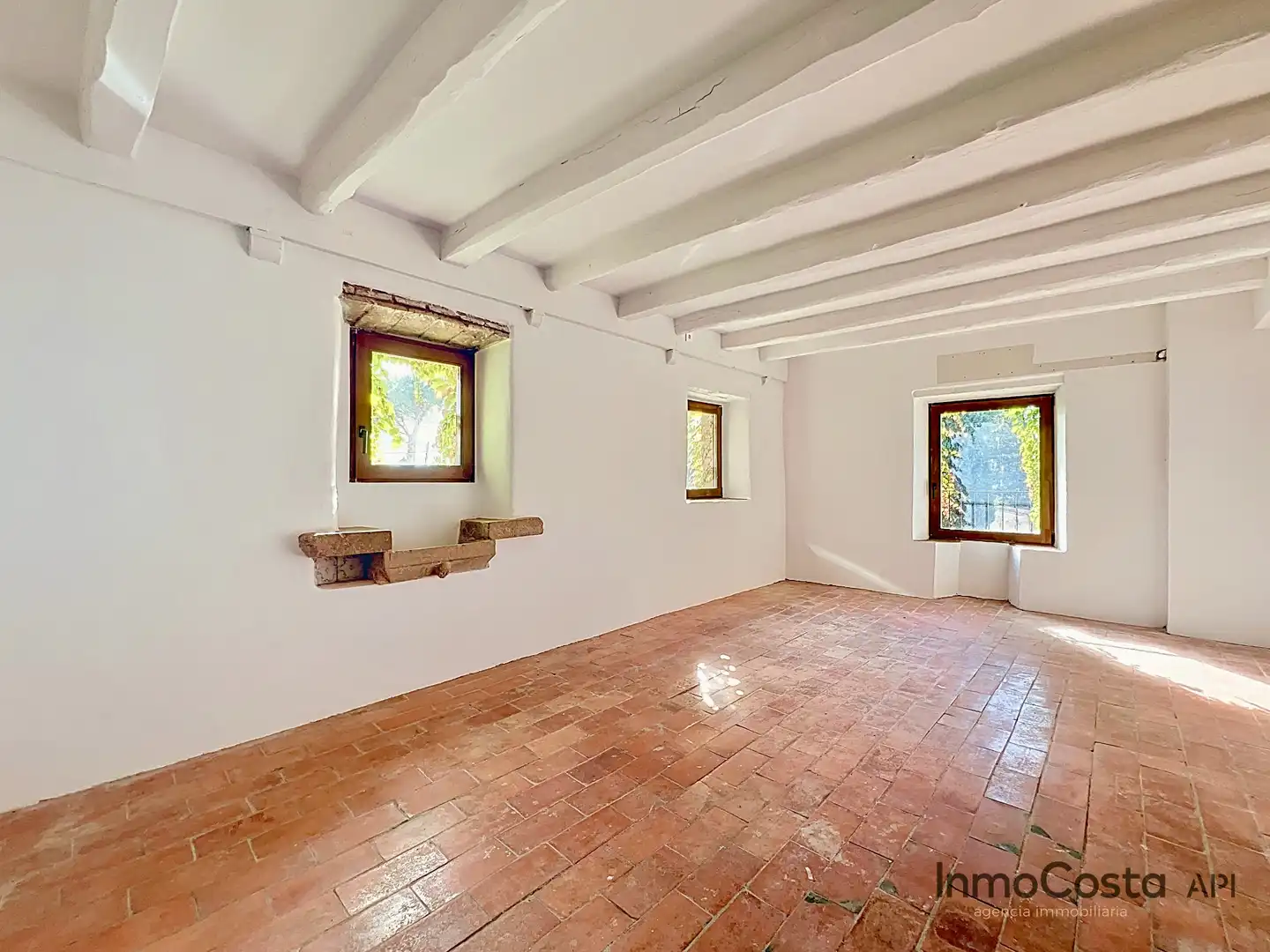 Sala de estar de Finca rústica en venta en Vilafant con Jardín privado, Piscina y Balcón