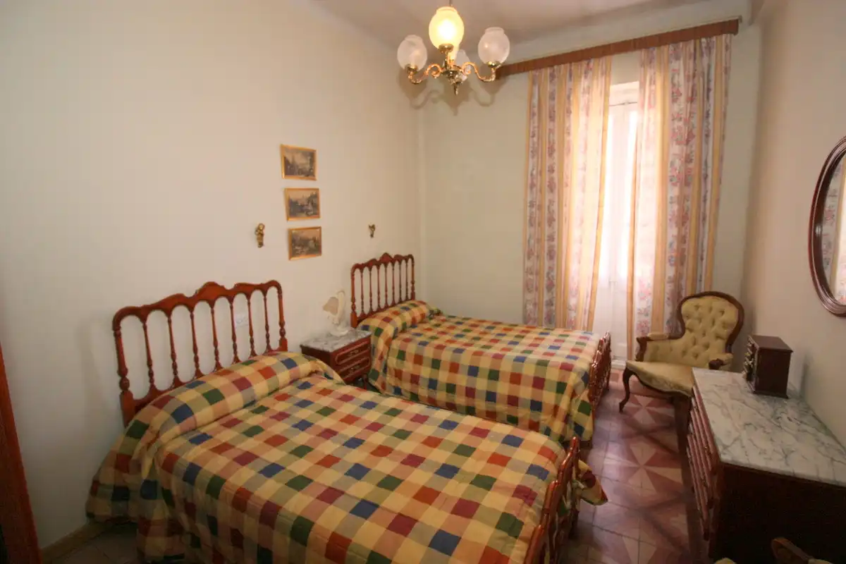 Habitación de Edificio en venta en Arenas de San Pedro