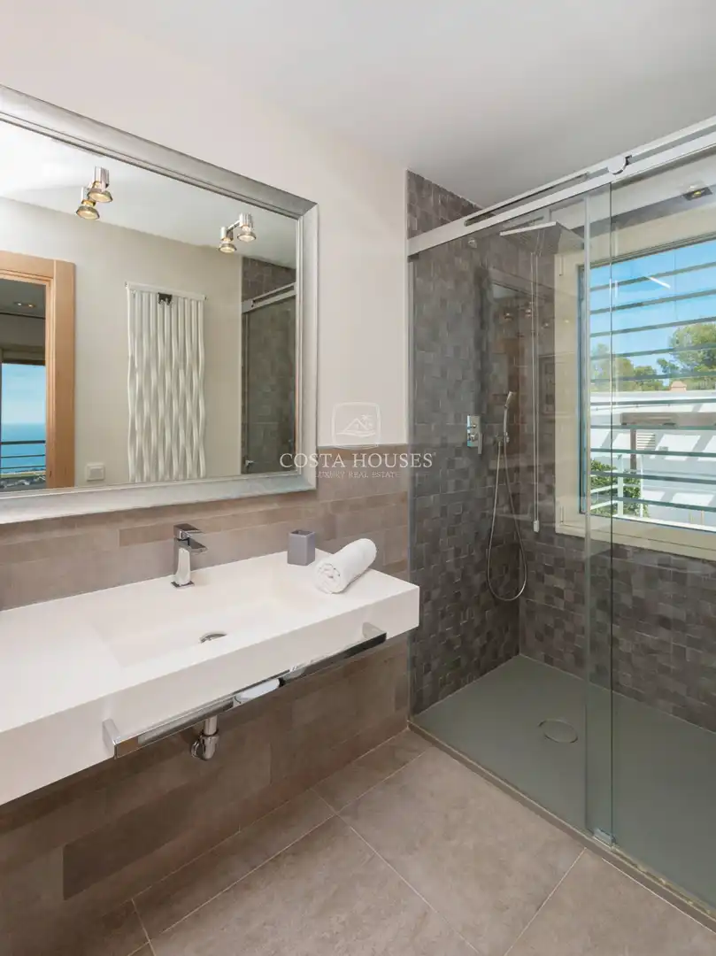 Bathroom of Houses for sale in Benissa  with Air Conditioner, Heating and Private garden