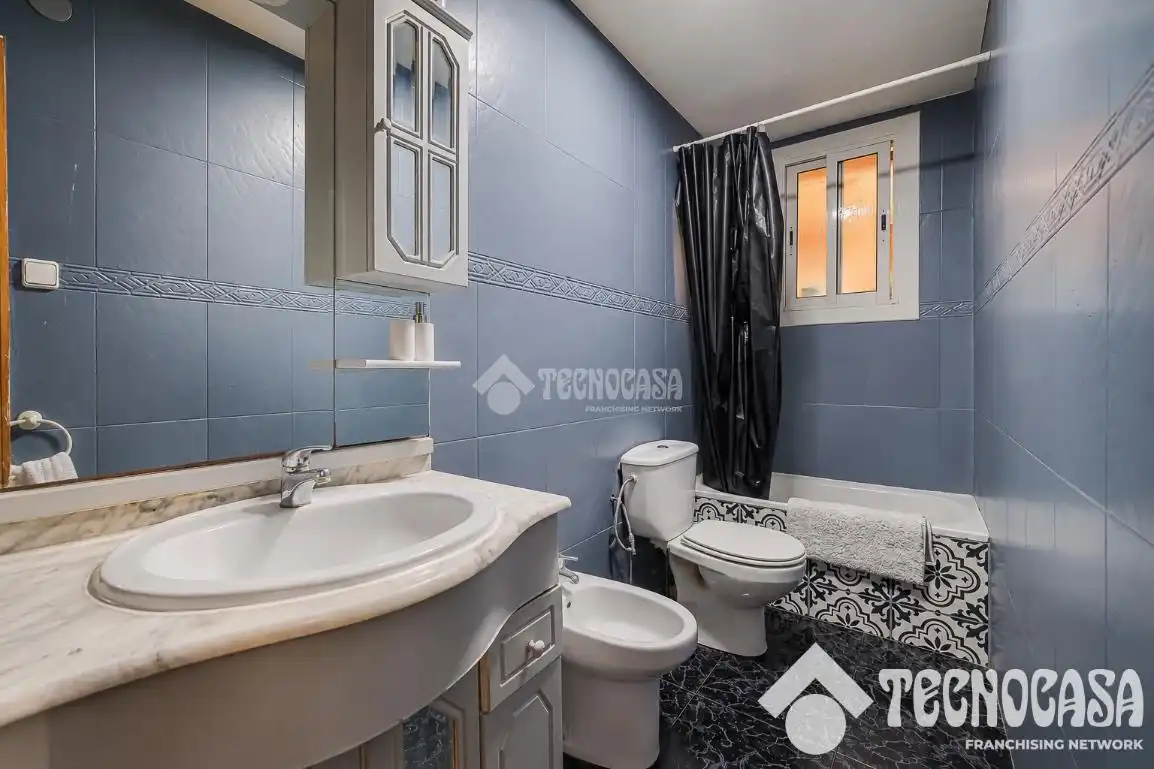 Badezimmer von Wohnung zum Verkauf in Sud