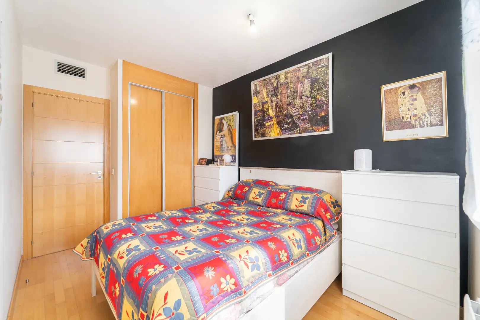 Bedroom of Flat for sale in Madrid  with Air Conditioner, Heating and Storage room