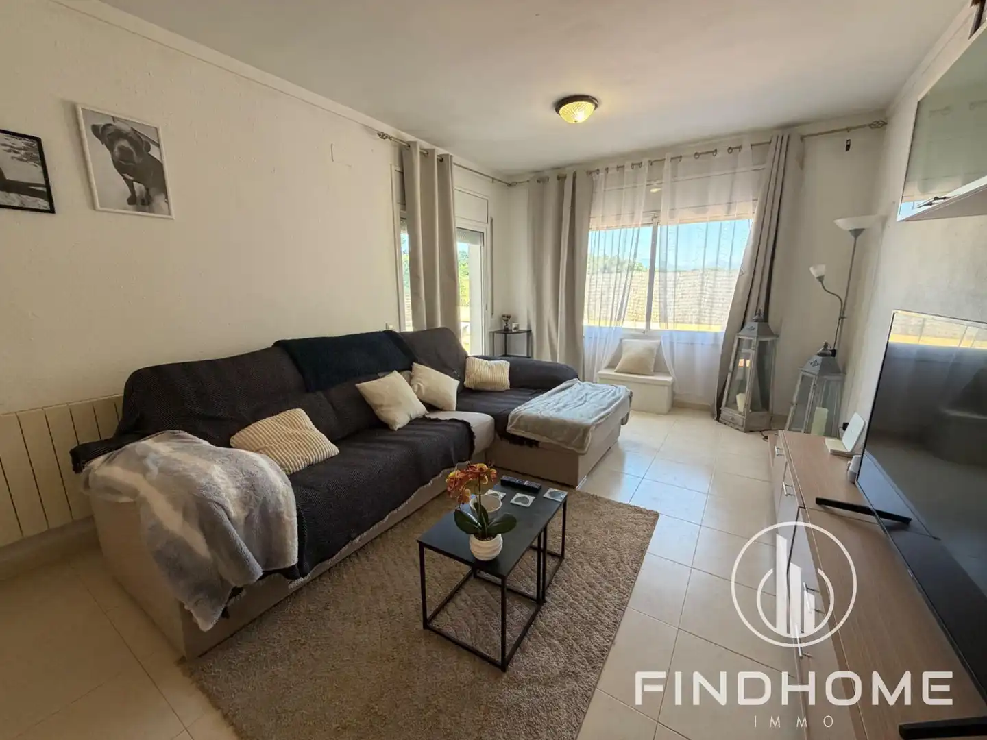 Sala d'estar de Casa adosada en venda en Avinyonet de Puigventós amb Aire condicionat, Calefacció i Jardí privat