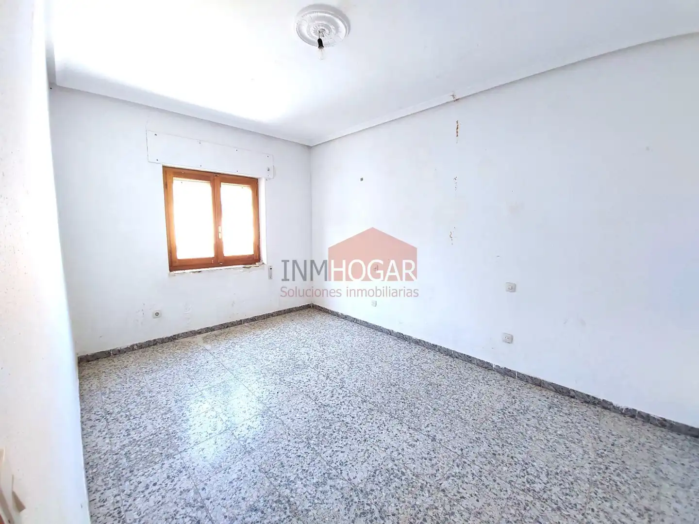 Sala de estar de Casa o chalet en venta en Palacios de Goda con Terraza, Trastero y Balcón