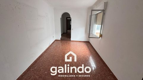 Foto 4 de Piso en venta en Paradas, Sevilla