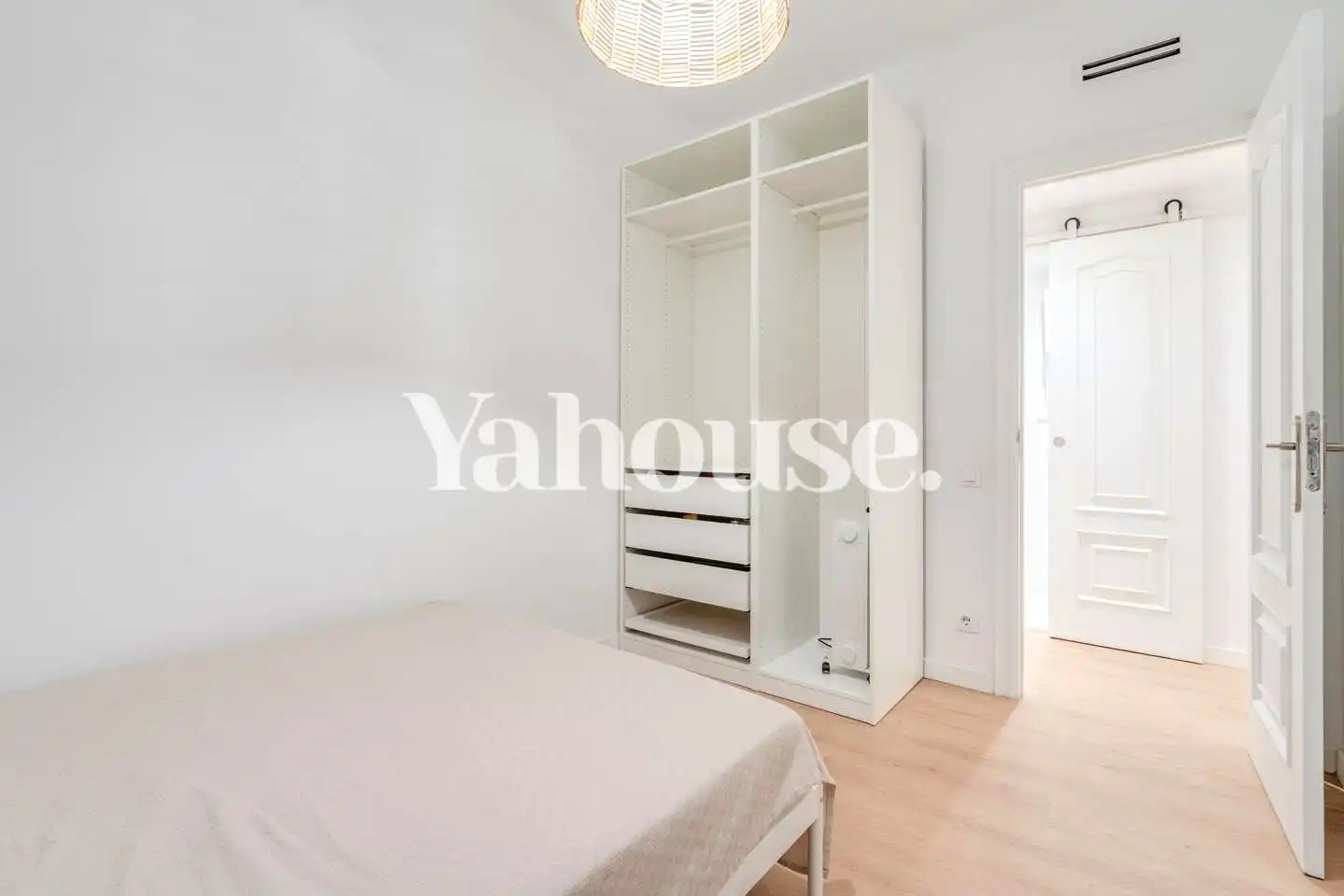 Schlafzimmer von Wohnung zum Verkauf in Barcelona mit Klimaanlage, Heizung und Parkett
