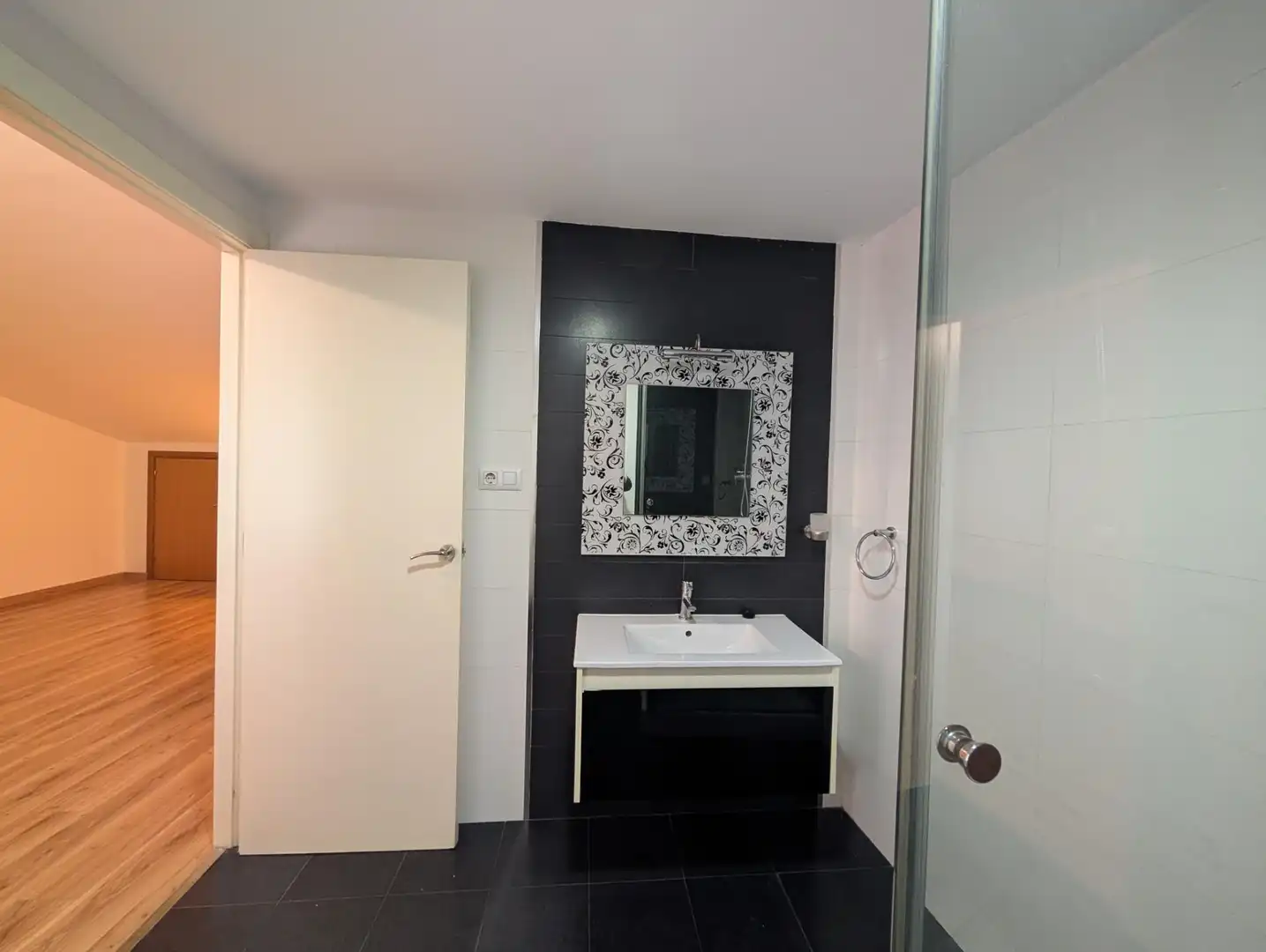 Baño de Dúplex en venta en Sant Vicenç Dels Horts con Aire acondicionado, Calefacción y Terraza