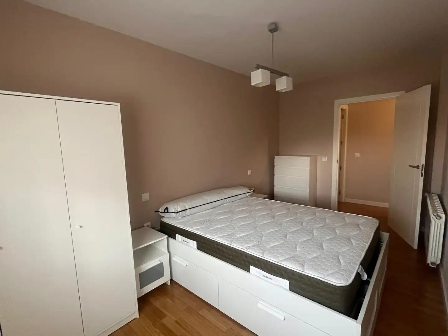 Schlafzimmer von Wohnung zur Miete in Cáceres mit Klimaanlage, Heizung und Möbliert