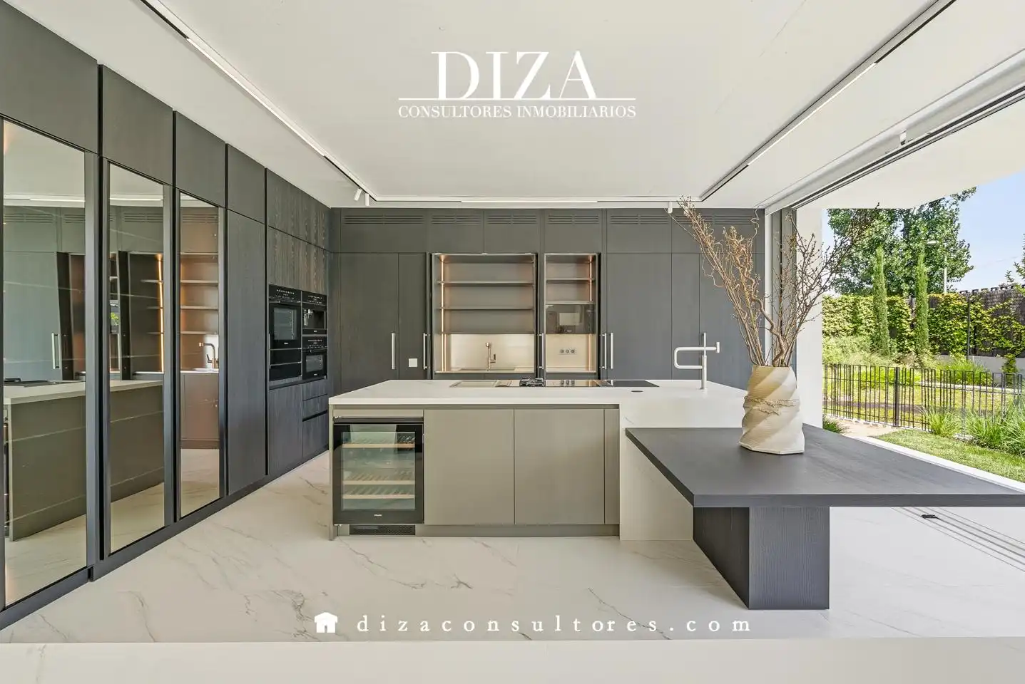 Cocina de Casa o chalet en venta en Pozuelo de Alarcón con Aire acondicionado, Calefacción y Jardín privado