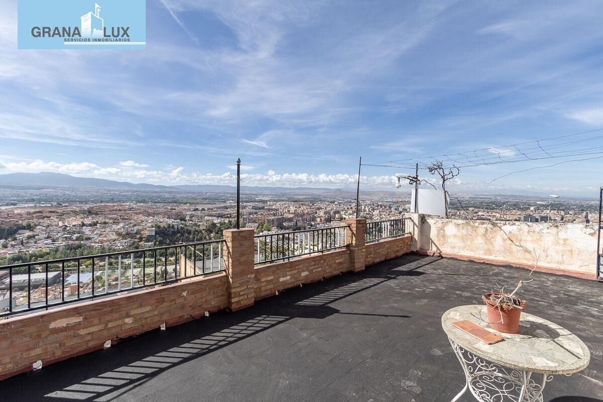 Vista exterior de Casa o xalet en venda en  Granada Capital amb Terrassa