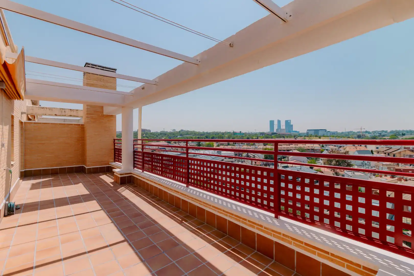 Terraza de Ático de alquiler en Madrid con Jardín privado, Parquet y Trastero