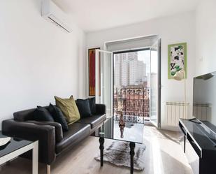 Living room of Apartment to share in  Madrid Capital  with Air Conditioner, Heating and Terrace