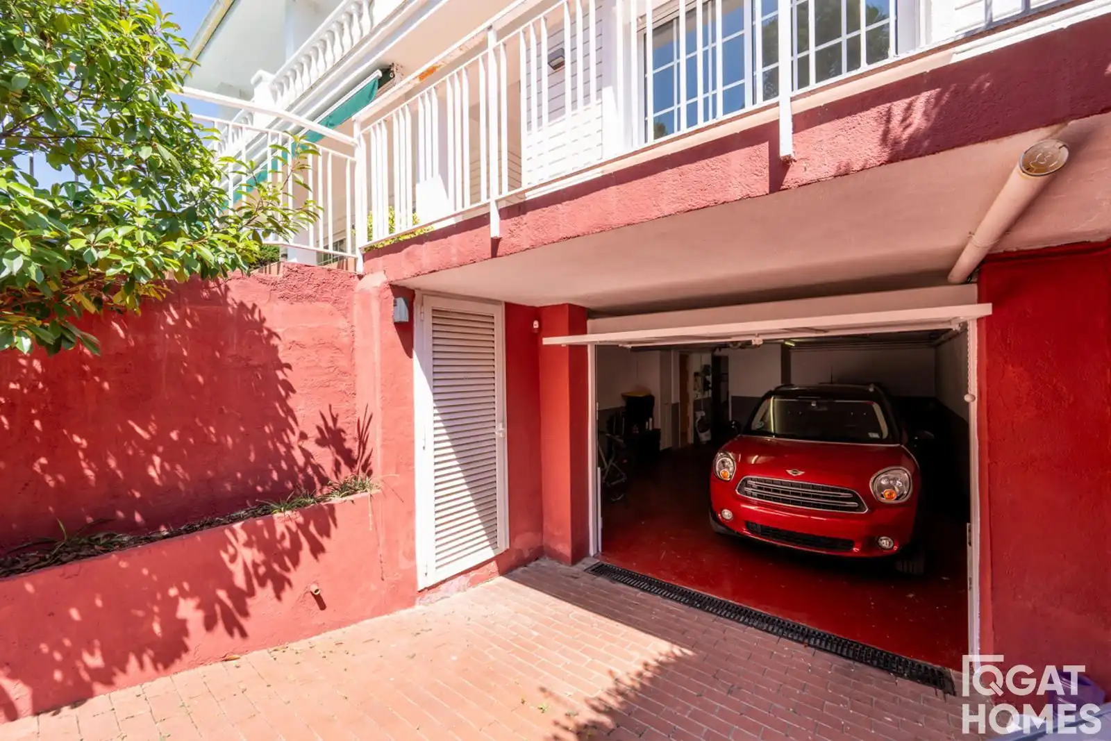 Aparcament de Casa o xalet en venda en Sant Cugat del Vallès amb Aire condicionat, Calefacció i Jardí privat