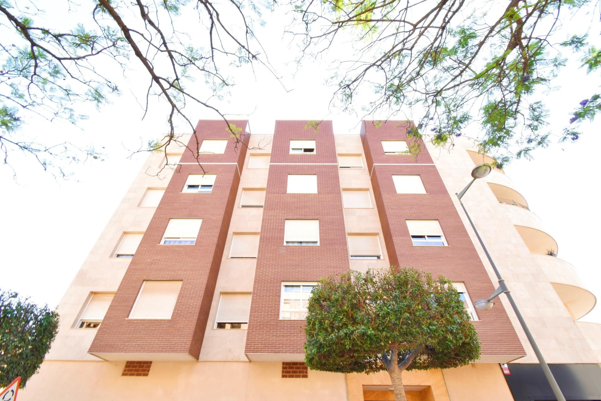 Vista exterior de Pis en venda en El Ejido amb Aire condicionat i Balcó