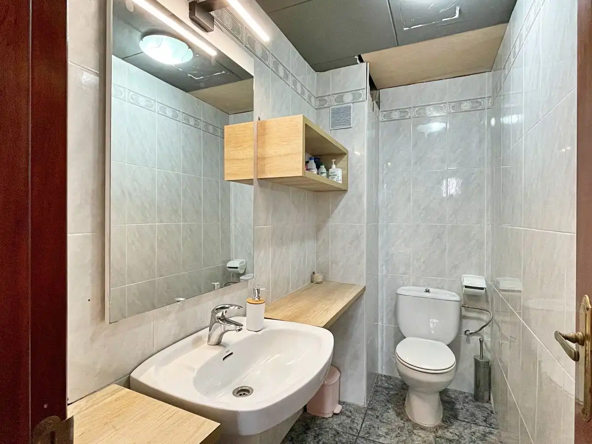 Bany de Casa o xalet en venda en Santa Bàrbara amb Terrassa