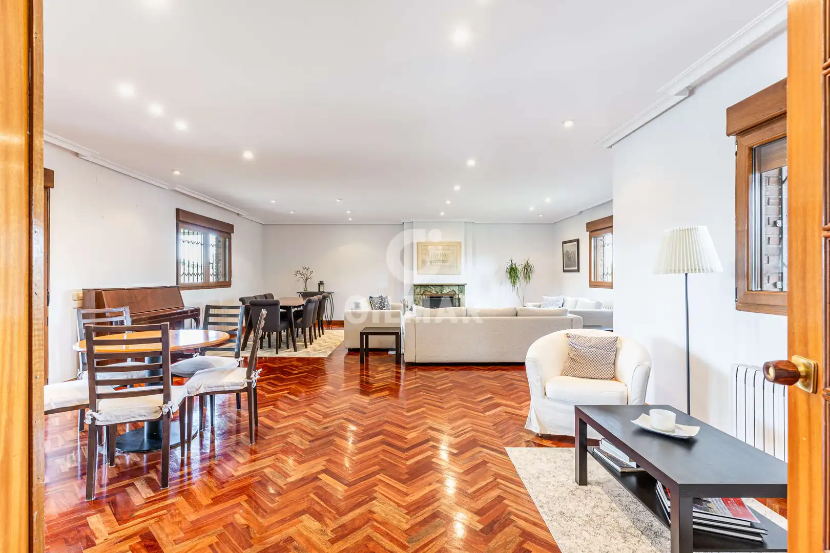 Sala de estar de Casa o chalet en venta en Pozuelo de Alarcón con Calefacción, Jardín privado y Piscina