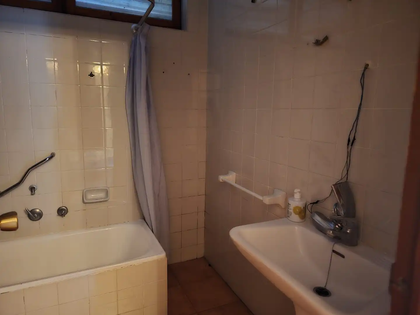 Baño de Planta baja en venta en Castellón de la Plana / Castelló de la Plana con Amueblado y Balcón