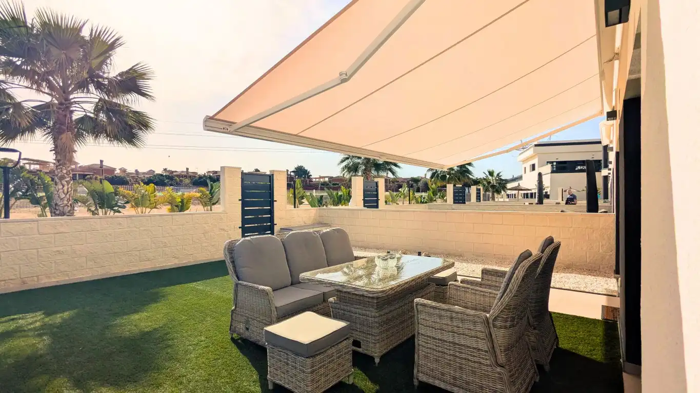 Terrassa de Planta baixa en venda en Algorfa amb Aire condicionat, Jardí privat i Terrassa