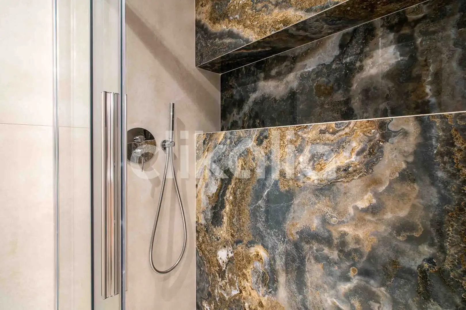 Bathroom of Flat for sale in Madrid  with Air Conditioner, Heating and Private garden