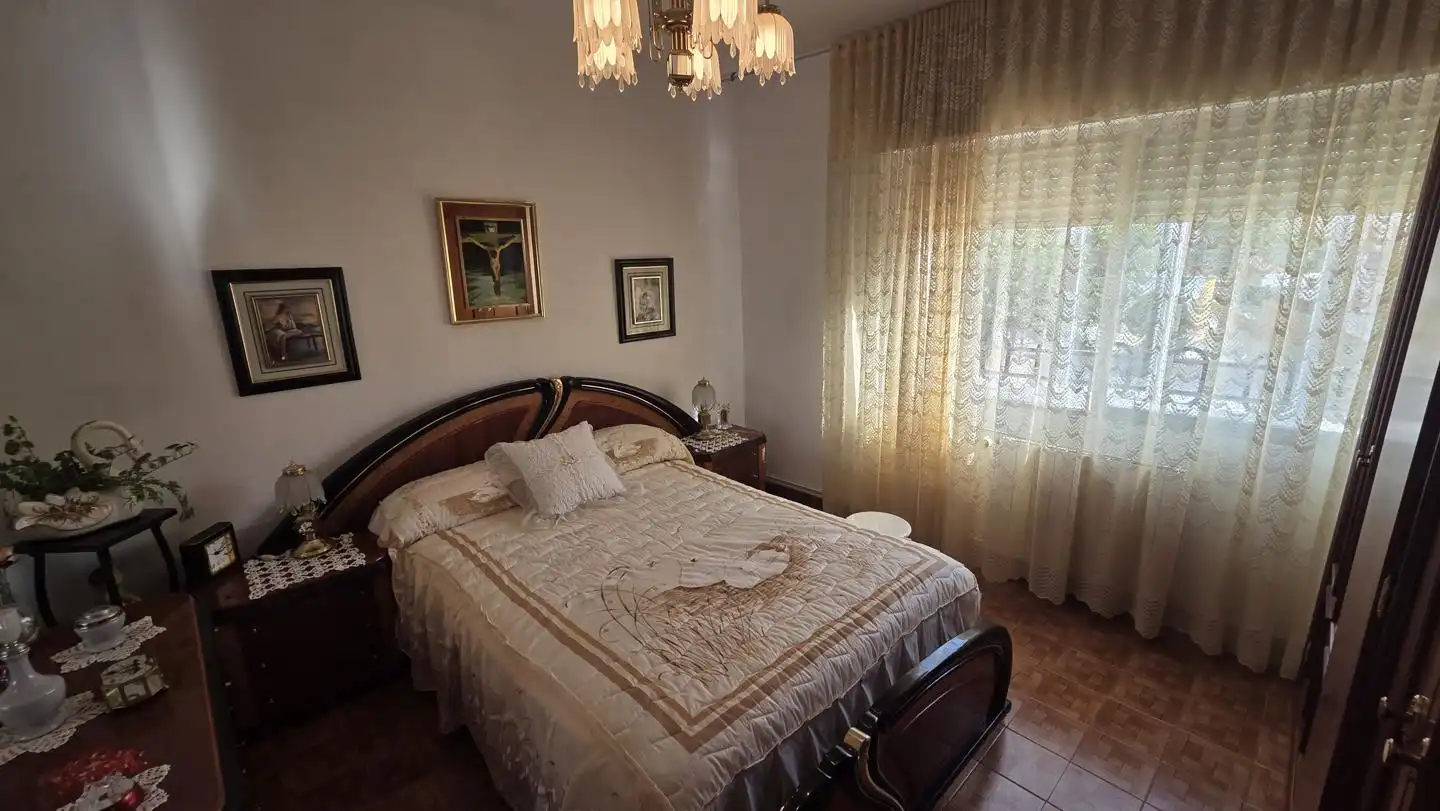 Habitación de Casa o chalet de alquiler en Barajas de Melo con Calefacción y Amueblado