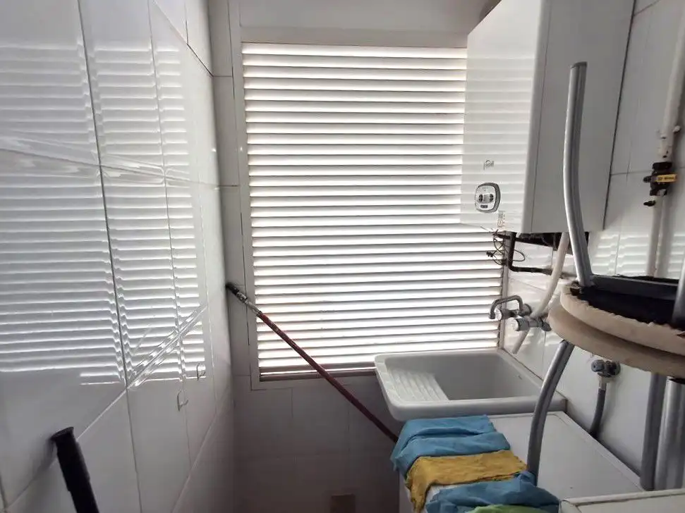 Baño de Piso en venta en La Roda con Calefacción, Trastero y Balcón
