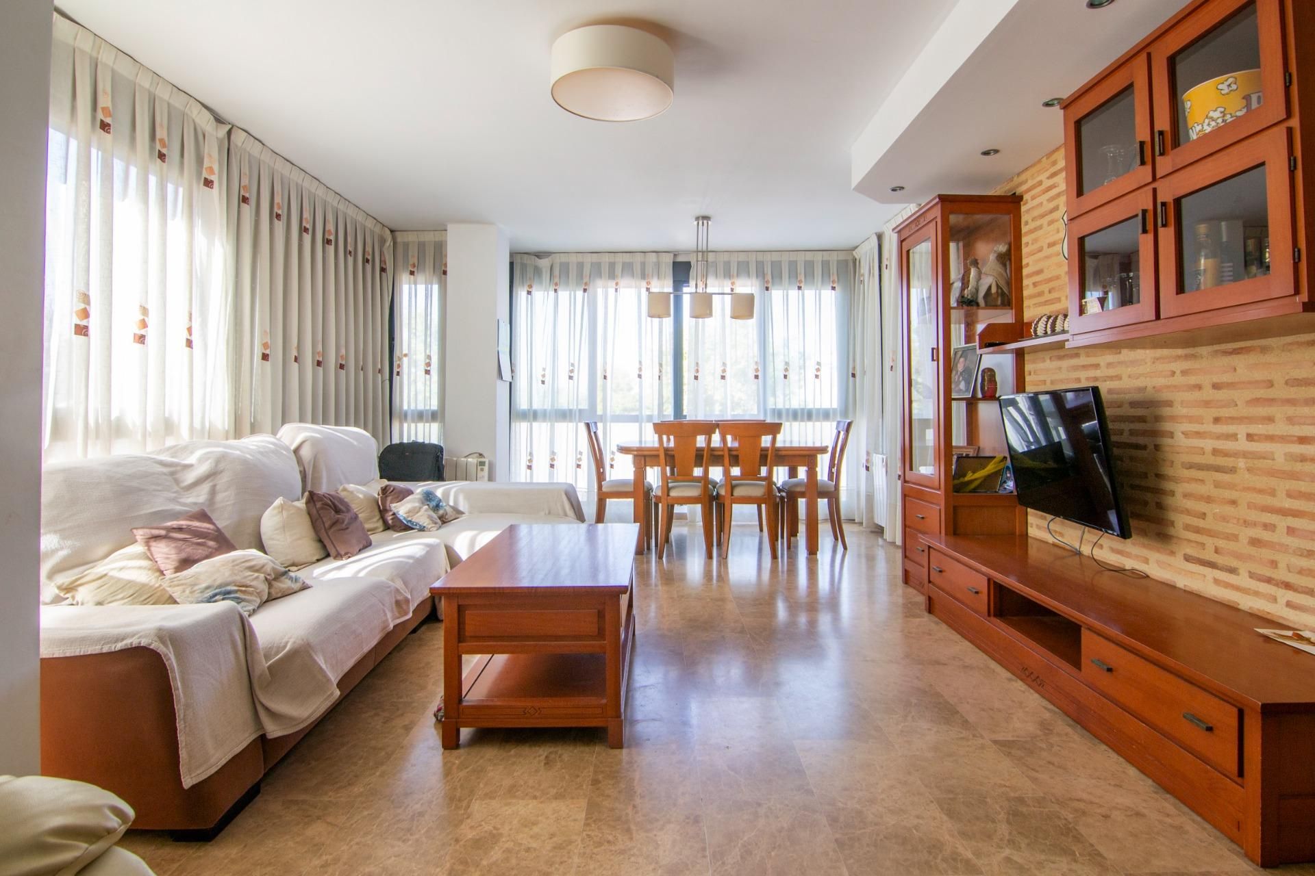 Living room of Single-family semi-detached for sale in Paiporta  with Air Conditioner, Terrace and Storage room