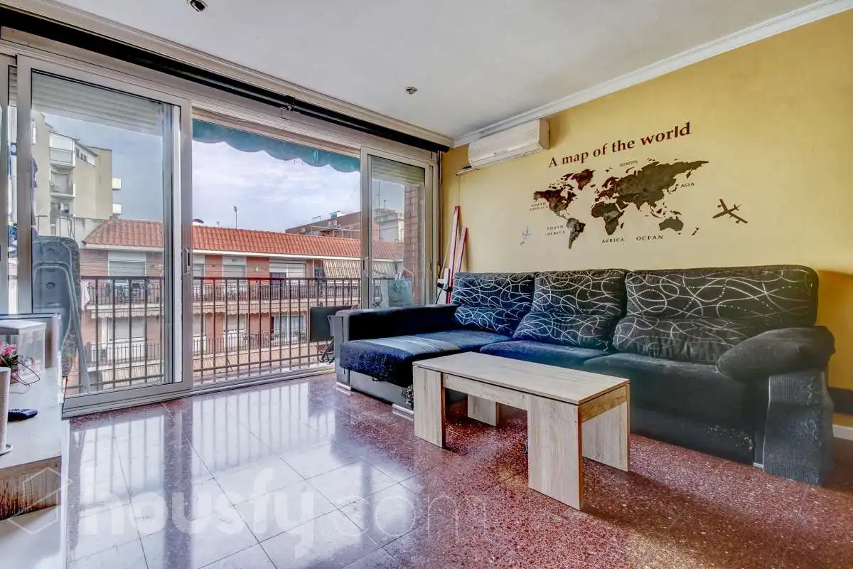 Piso en venta en AV BARCELONA, Santa Perpètua de Mogoda