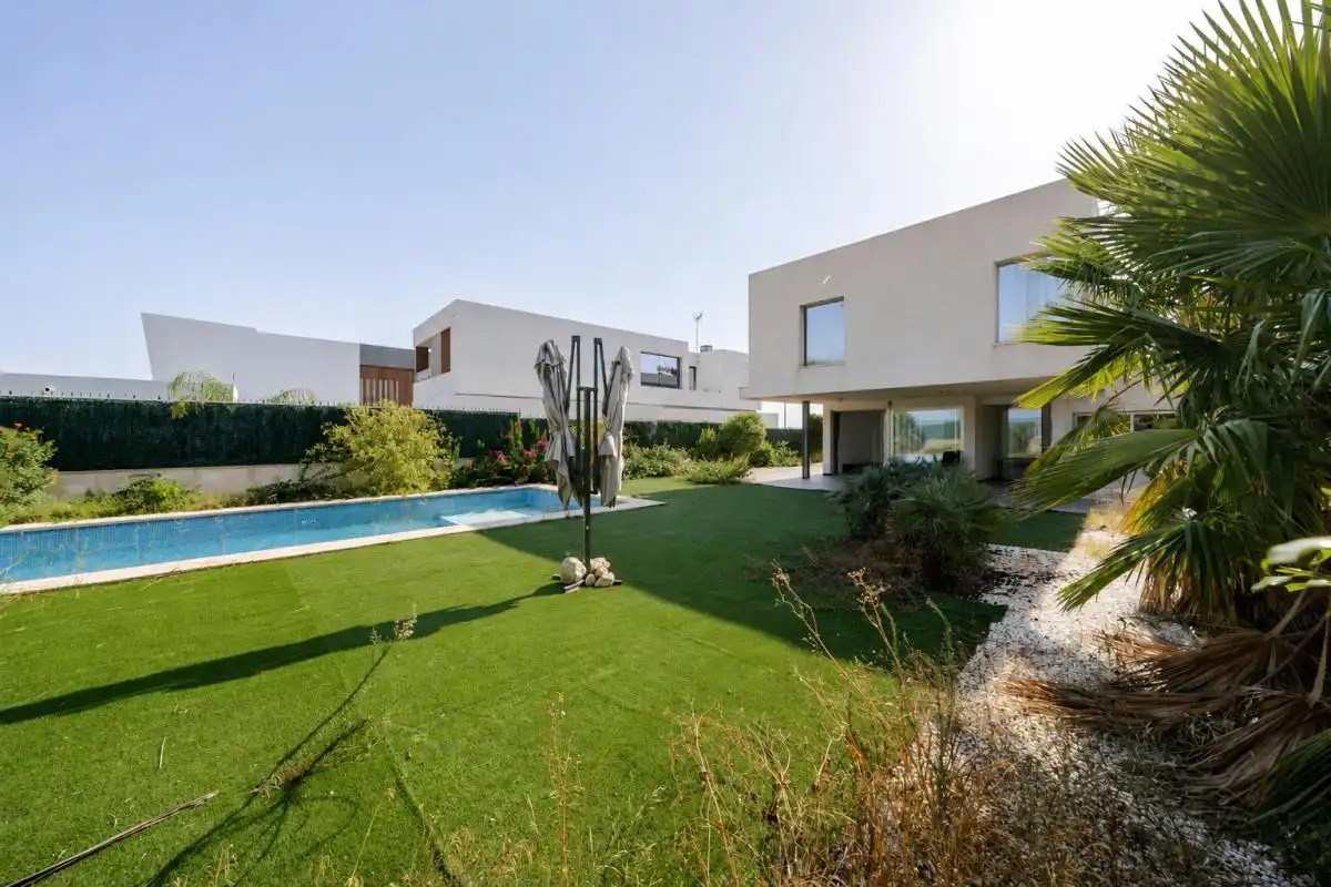 Außenansicht von Haus oder Chalet zum Verkauf in Elche / Elx mit Klimaanlage, Heizung und Privatgarten
