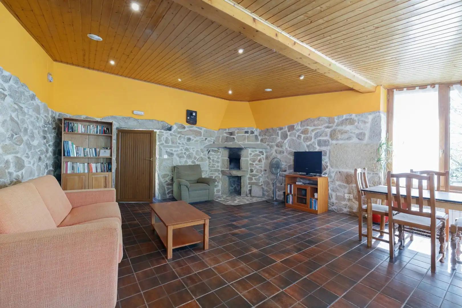 Living room of Houses for sale in Arbo  with Heating, Private garden and Storage room
