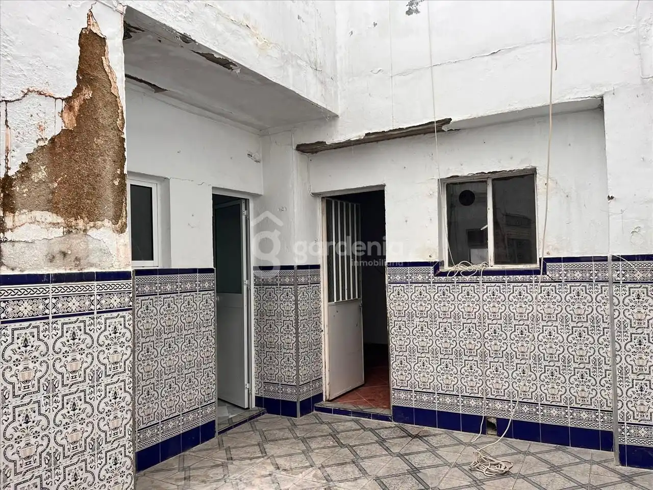 Exterior view of Houses for sale in Morón de la Frontera