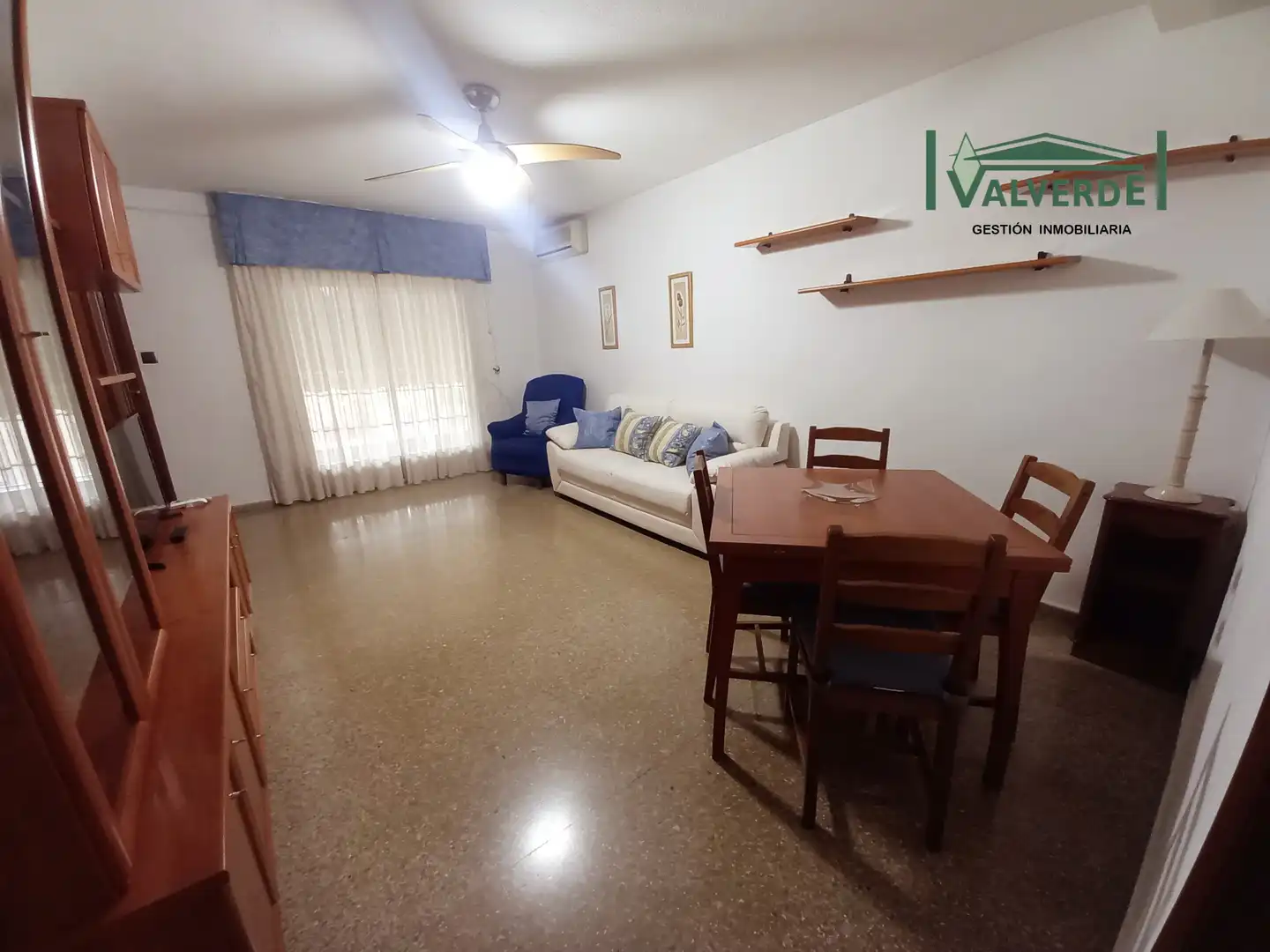 Sala de estar de Piso de alquiler en  Granada Capital con Aire acondicionado, Calefacción y Terraza