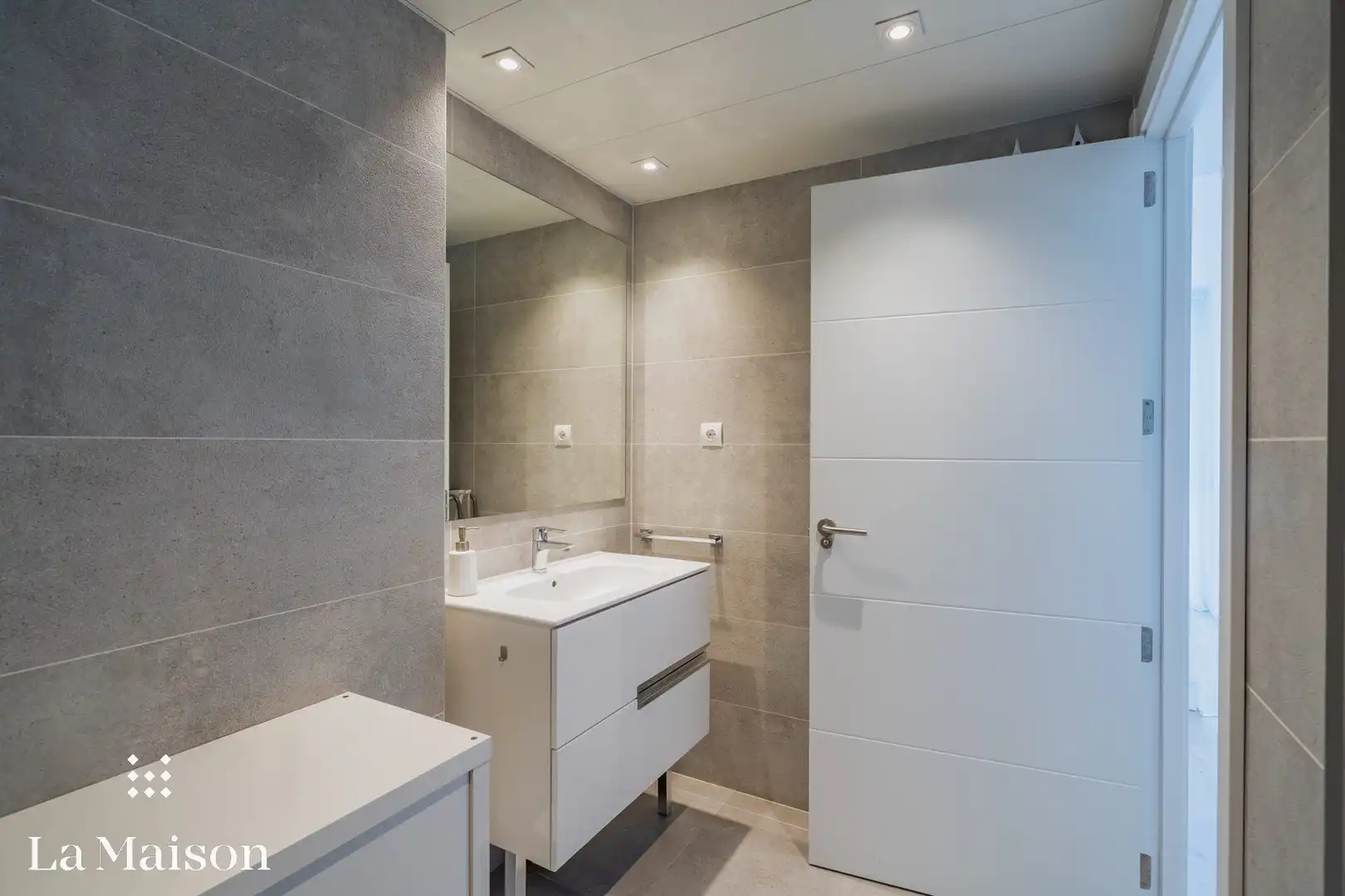 Badezimmer von Wohnung zum Verkauf in Sant Andreu de Llavaneres mit Heizung, Abstellraum und Balkon