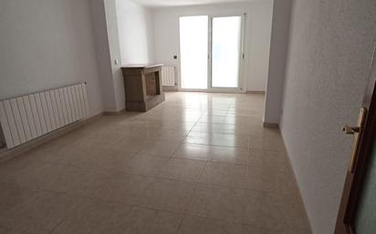 Flat for sale in Anglès