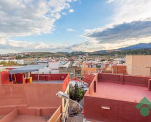 Vista exterior de Casa adosada en venda en Algeciras amb Terrassa, Traster i Moblat