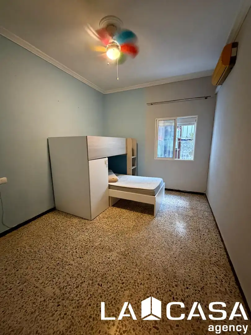 Habitación de Casa o chalet en venta en Dos Hermanas con Aire acondicionado, Calefacción y Terraza