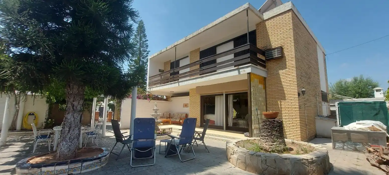 Terrassa de Casa o xalet en venda en Sagunto / Sagunt amb Aire condicionat, Jardí privat i Terrassa
