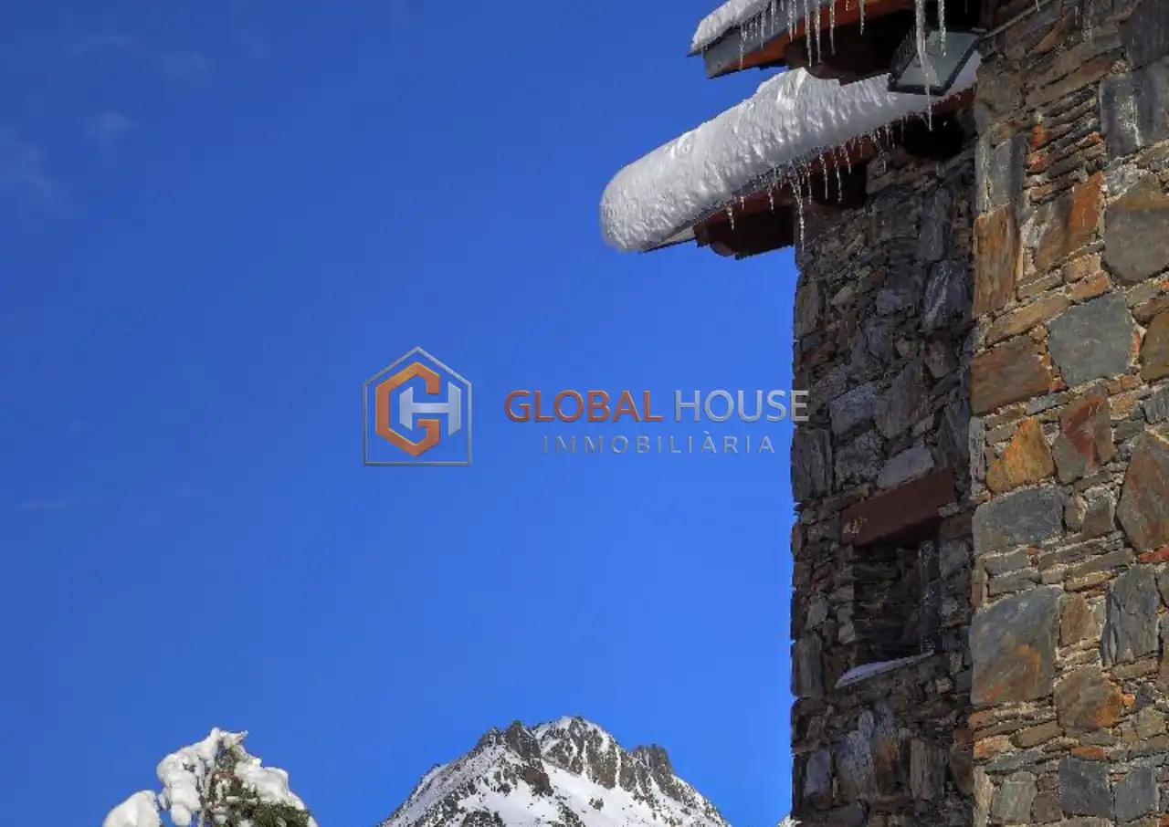Vista exterior de Piso en venta en Canillo con Trastero