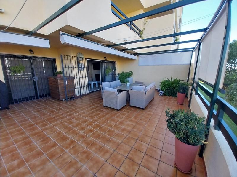 Terraza de Piso en venta en Estepona con Aire acondicionado, Calefacción y Jardín privado